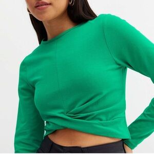 Top Secret Woman Green Twist Front Long Sleeve Crop Top Size - 34